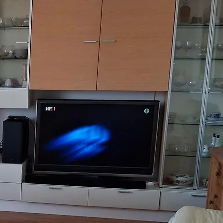 Tina Znjan Apartament